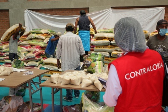 Contraloría supervisa adquisición y distribución de canastas de víveres 