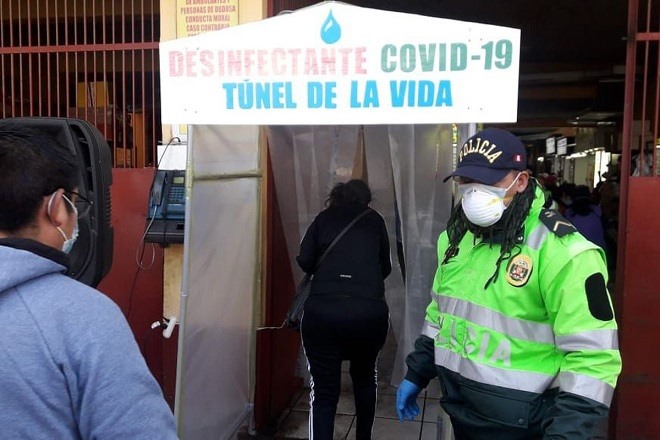 Contraloría advierte que túneles desinfectantes podrían generar riesgo en la salud humana