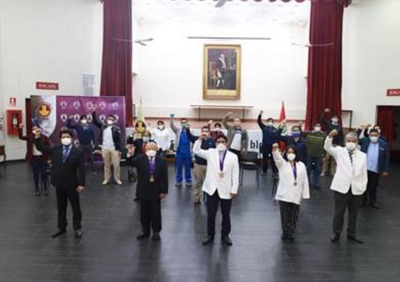 Colegio Médico del Perú y aerolínea Sky firman convenio para viajes gratuitos de médicos