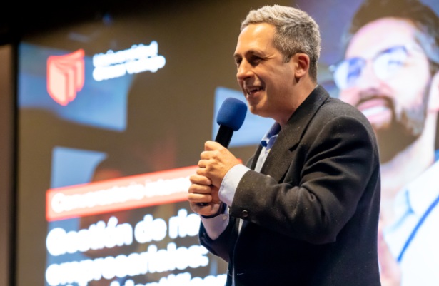 Conversatorio internacional en la UCV revela claves para enfrentar riesgos empresariales en la era digital