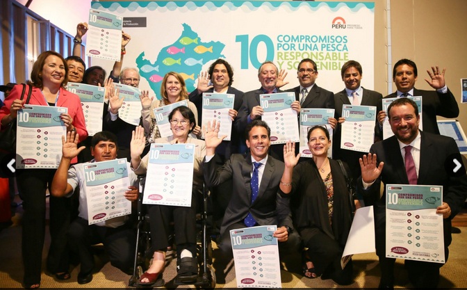 Gobierno y sociedad civil firman acuerdo a favor de pesca responsable