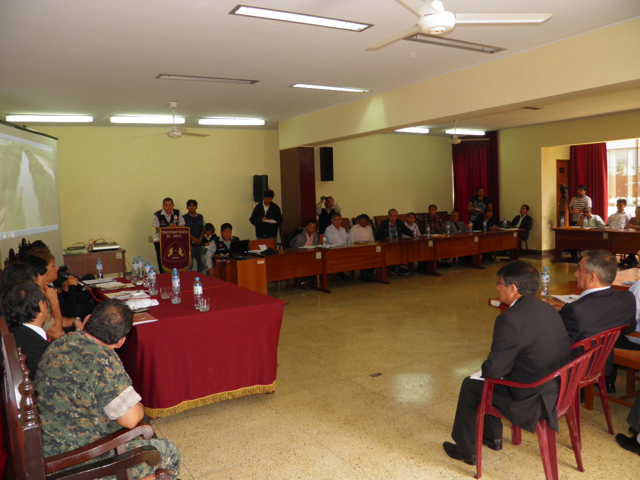 Chimbote: En reunión de Coprosec acuerdan pedir a ministro del Interior que no se cierre escuela de suboficiales