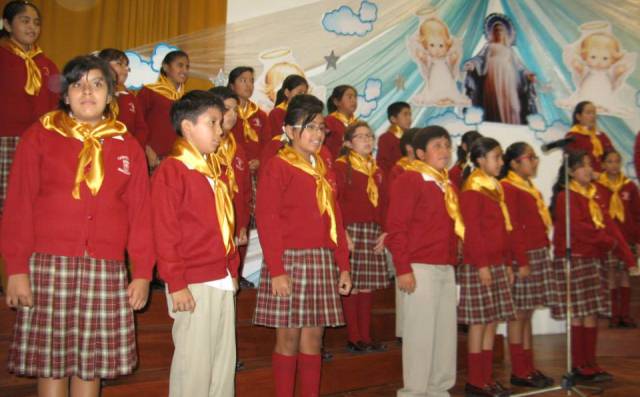 Concurso de Canto “Descubriendo una estrella” en el colegio Cervelló