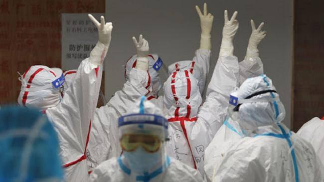 Corona Virus: Saludo de codo a codo