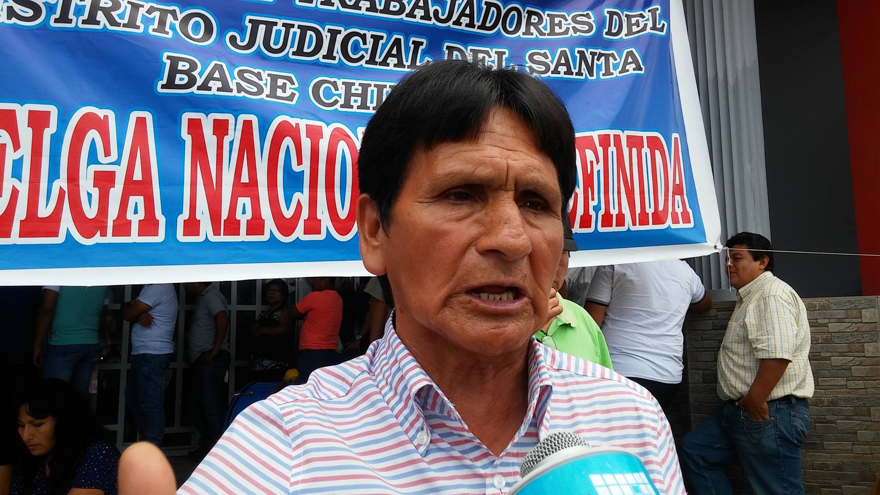 Trabajadores en huelga niegan tramitar cheques de alimentos pese a pedido del presidente de la Corte del Santa