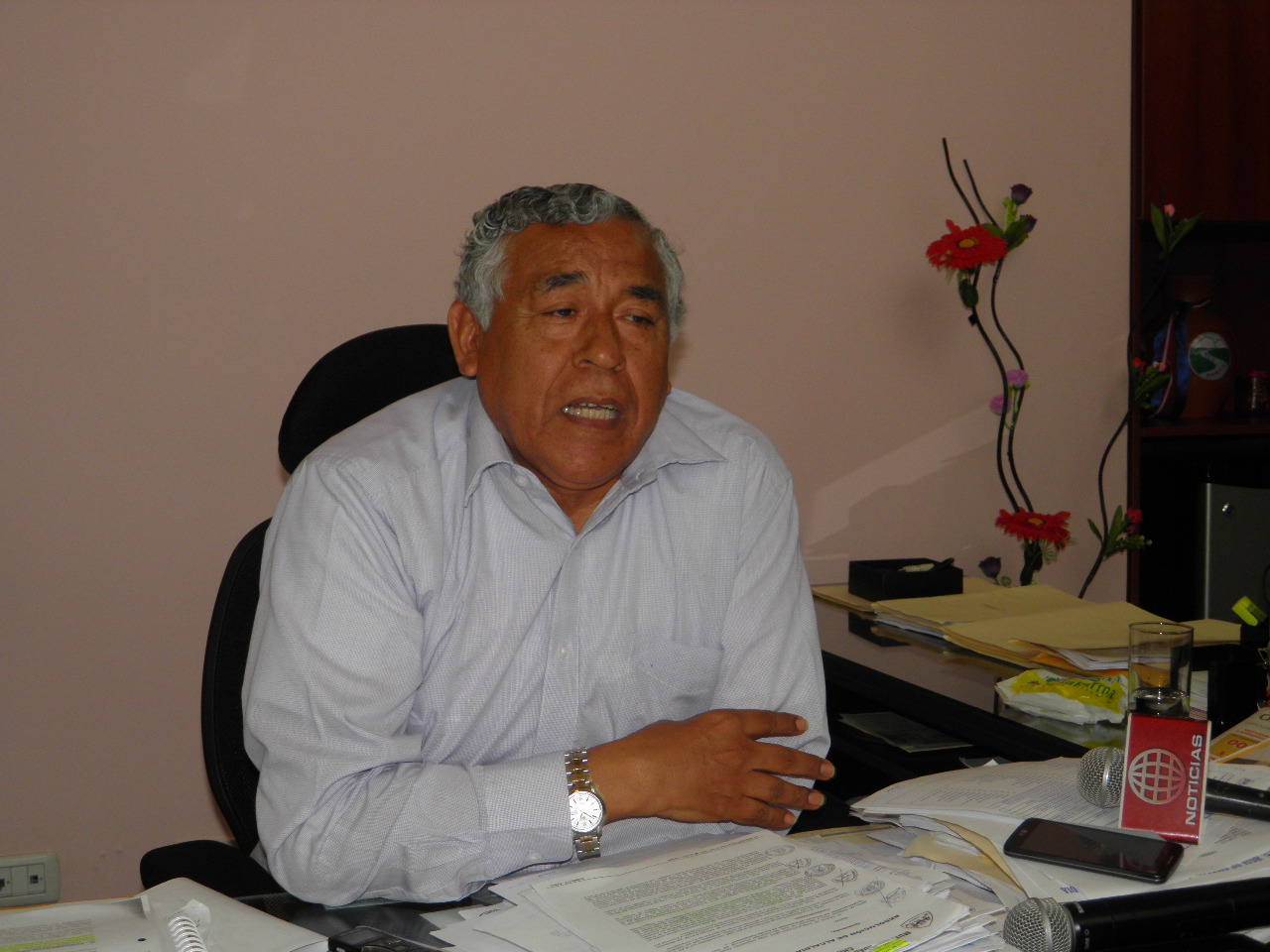 Chimbote: Alcalde Julio Cortez reconoce que sí firmó documentos porque la ley lo faculta 