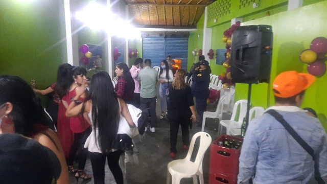 Intervienen a más de 35 “covidiotas” en fiesta clandestina en Chimbote