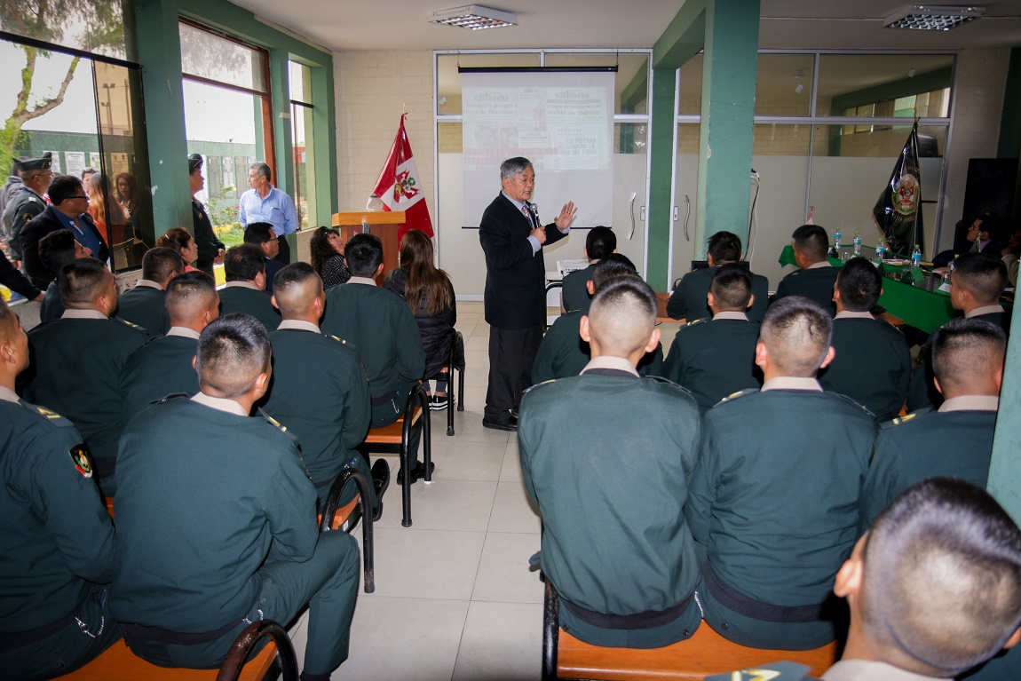 Alcalde Valentín Fernández insiste en oponerse a cierre de Escuela de Suboficiales 
