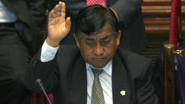 Crisólogo acepta que fue a despacho de Farro pero dice "Yo no abrí mi boca para nada"