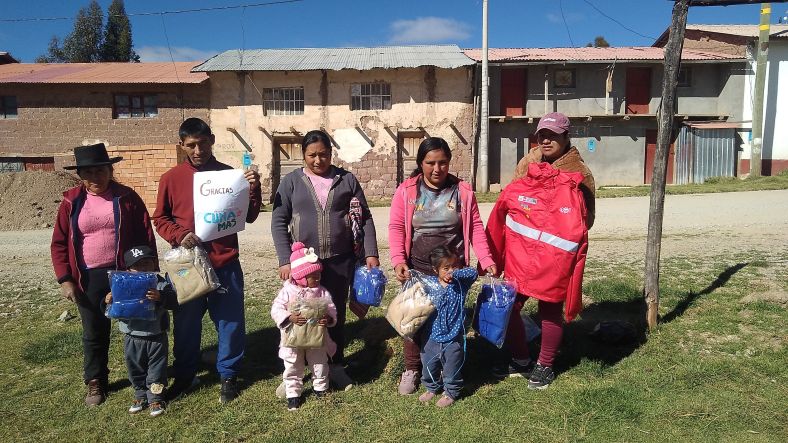 Distribuyen más de 113 mil kits de abrigo para niños, gestantes y actores comunales frente a heladas y friaje  