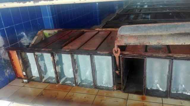 Multan a fábrica por producir hielo con equipos y cubetas oxidadas y sucias en Chimbote