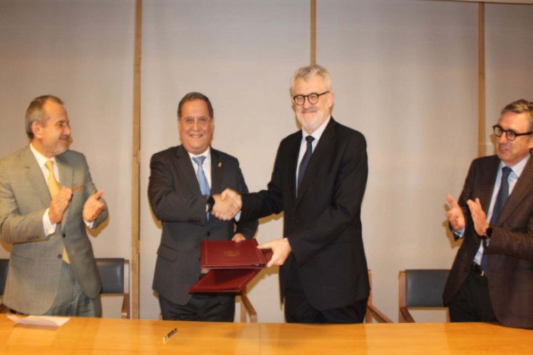  Cancillería y Museo del Prado impulsarán creación de beca para restauradores peruanos