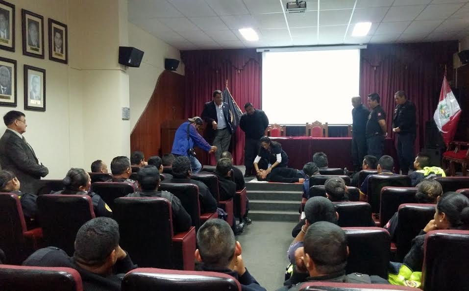 Serenos de Chimbote recibieron capacitación en primeros auxilios y reanimación