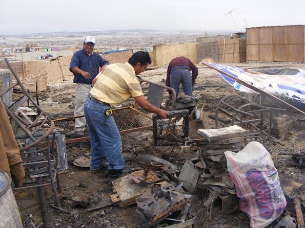 Damnificados de incendio en "Balcones del Sur”  aún no reciben apoyo de autoridades