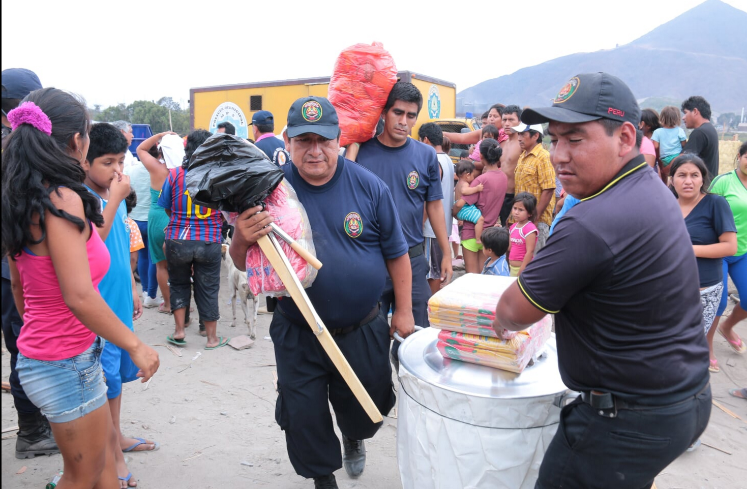 Damnificados de incendio recibieron ayuda de Municipalidad Provincial del Santa