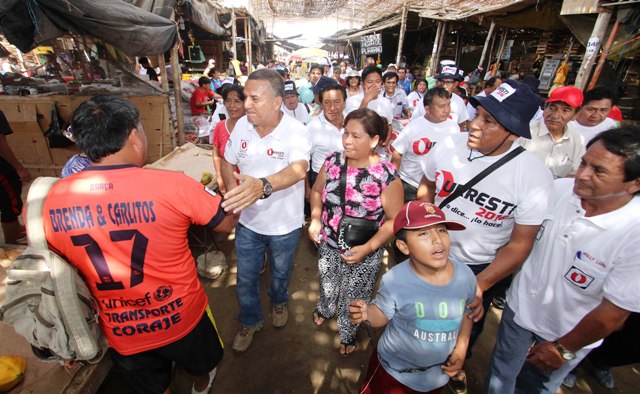 Urresti interrumpió su visita a Chimbote, regresó a Lima por “problemas de salud”