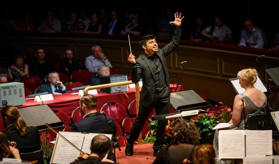 Joven músico chimbotano gana Concurso Internacional de Directores de Ópera en Bélgica