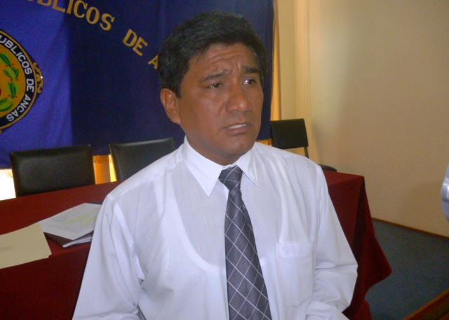 Contadores no serán colegiados hasta que se convalide firma de rector de USP