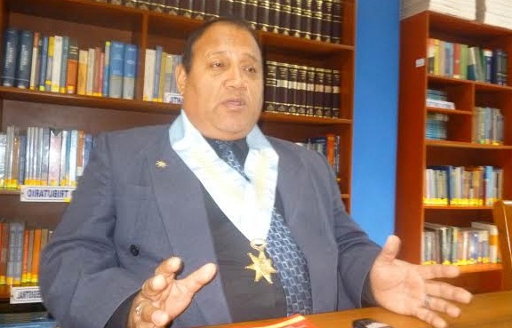 Decano de abogados saluda investigación a Benítez por la Comisión de Ética