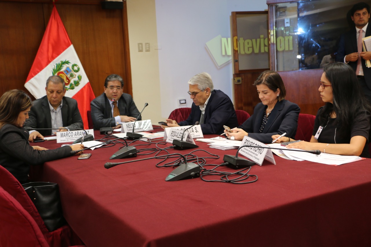 Presentarán nuevos proyectos de DU para mejorar transparencia en contratos y obras públicas