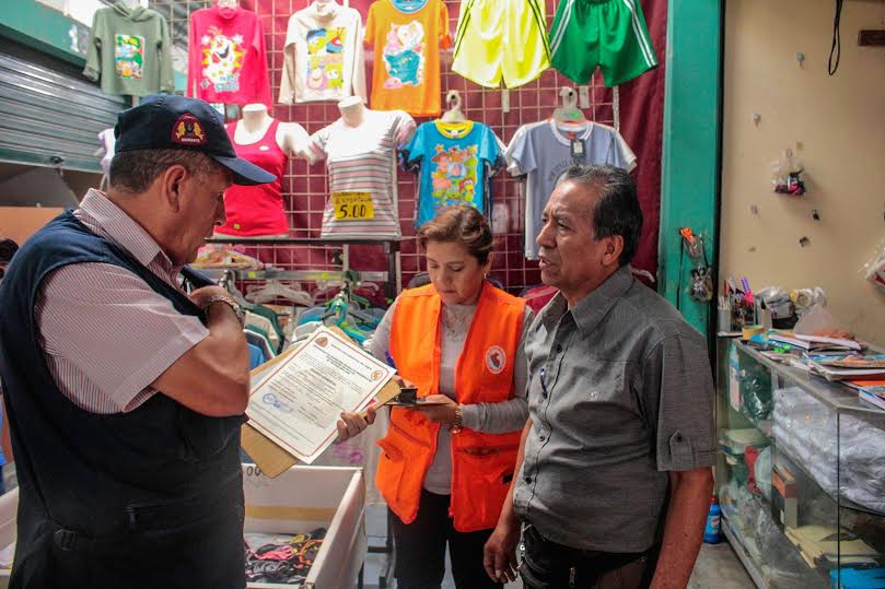 Chimbote: Falso tramitador de certificados de Defensa Civil recorre los negocios comerciales