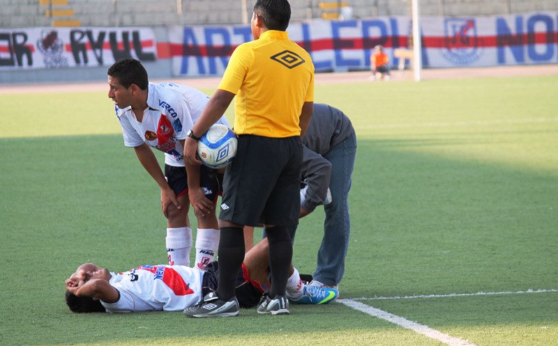 Lateral galvista Jhonny Obeso estará fuera de las canchas cinco meses