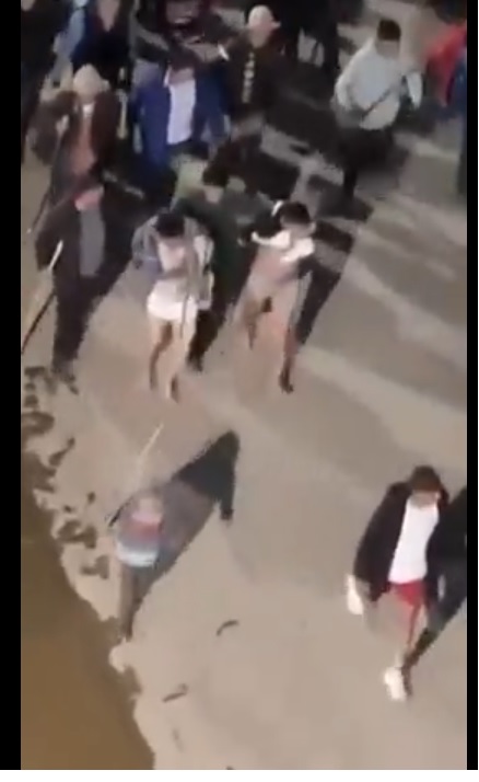 Áncash: ronda campesina captura a ladrones que robaron vivienda y los obliga a caminar desvestidos