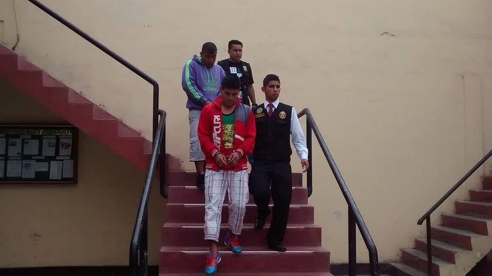 Detienen con arma y celulares a presunto sicario cuando manejaba colectivo