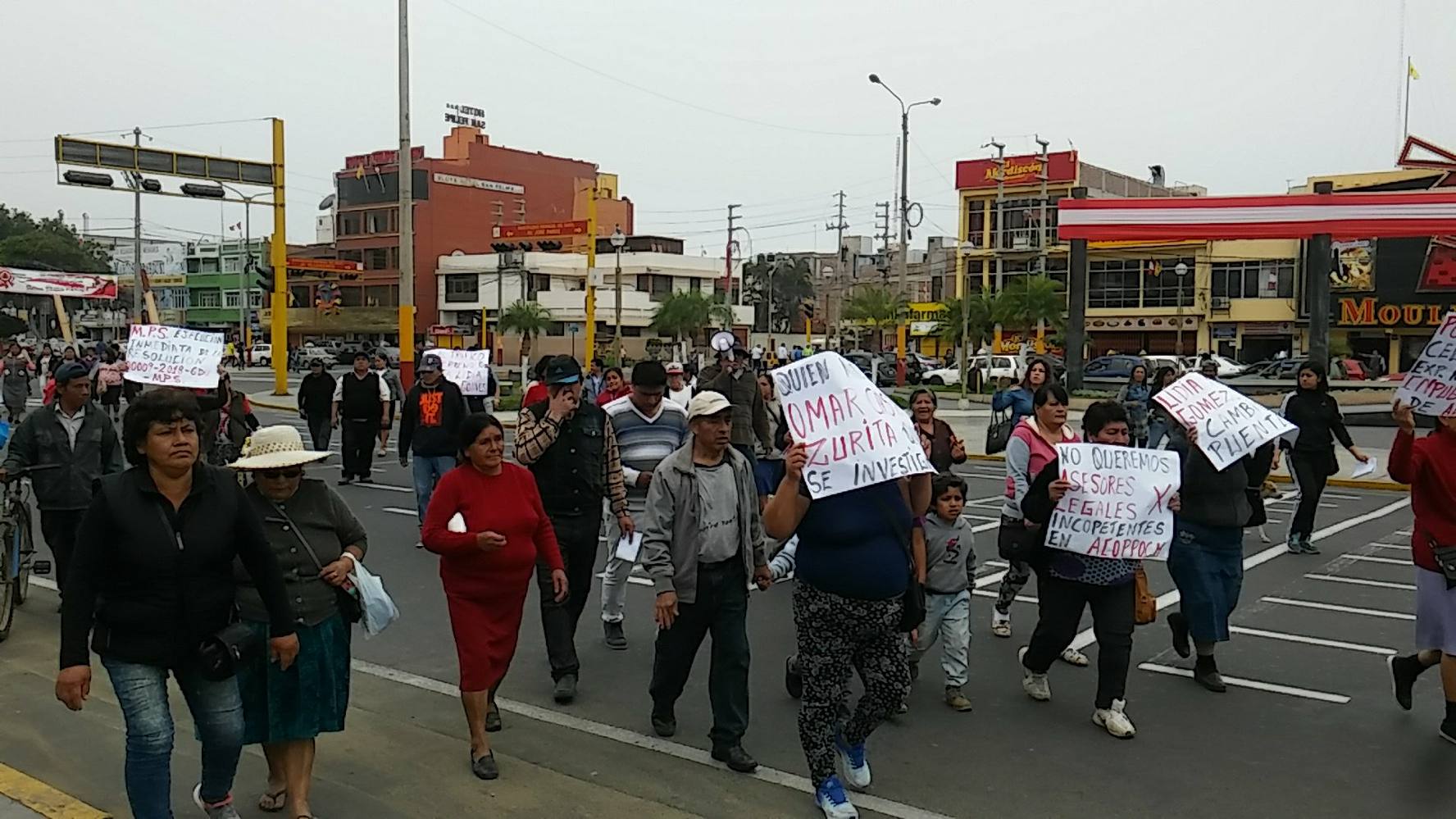 Chimbote: comerciantes de "Dos de Mayo" exigen demolición de puestos con material noble
