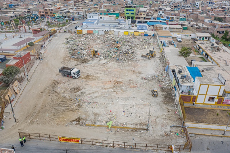 Chimbote: municipio terminó demolición del mercado El Progreso e inicia trabajos para construir cerco
