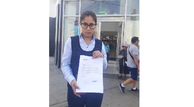 Trabajadora de entidad financiera denuncia que la obligaron a renunciar a su empleo en Chimbote