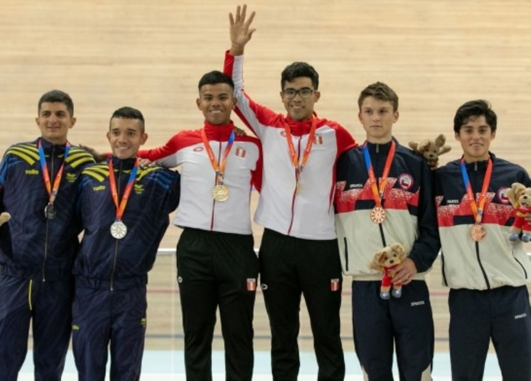 Ciclismo peruano se bañó en oro en una jornada histórica en los juegos bolivarianos