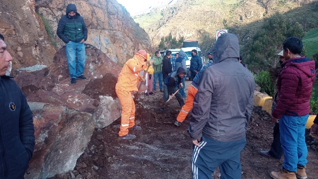 Áncash: intensas lluvias ocasionan derrumbe en la vía Huaraz - Casma, cerca de Yupash