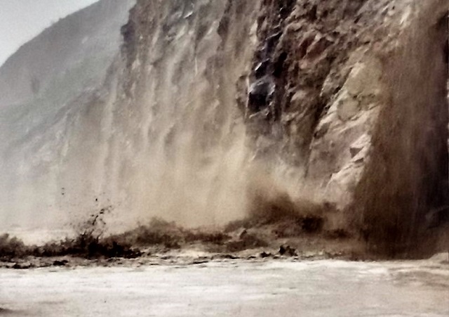 Áncash: Derrumbes en el distrito de Yaután causan la muerte de una anciana y un agricultor