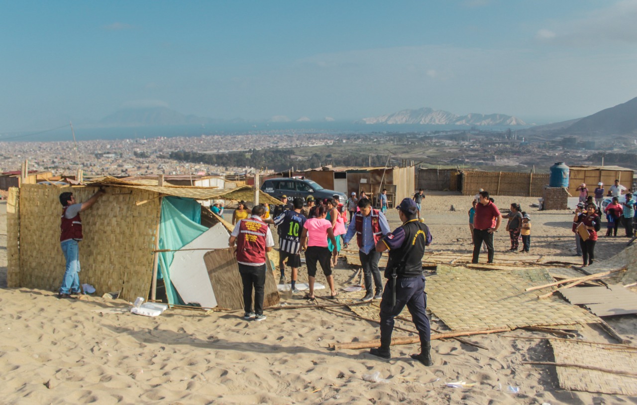 Municipio de Chimbote volvió a desalojar y recuperar lotes en  sector Isla Blanca