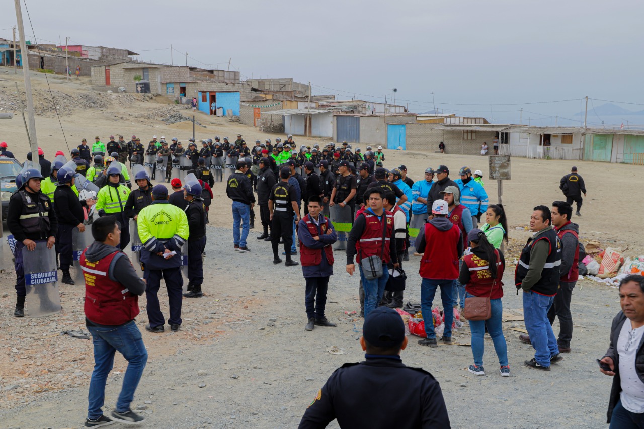 Nuevo Chimbote: realizan operativo de recuperación de lotes abandonados en A.H. Costa Blanca