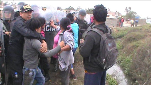Chimbote: Violento desalojo de 7 familias en “Santa Clemencia” por ocupar terreno prohibido