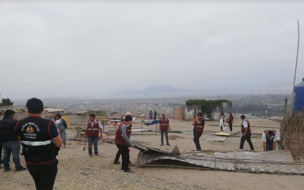 Chimbote: municipio desaloja y recupera lotes en sector Isla Blanca