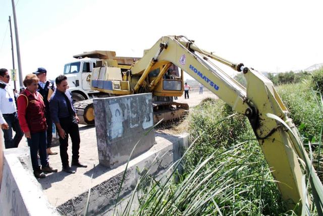 Alcaldes disponen inicio de trabajos de descolmatación de río Lacramarca y critican inacción de Ministerio de Agricultura