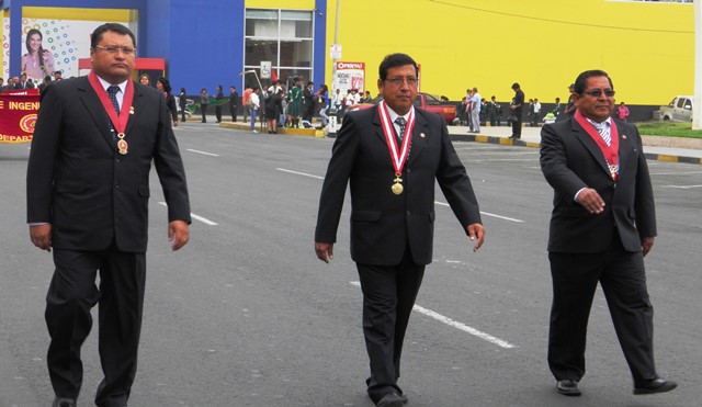 Decano de Ingenieros pide a autoridades no coaccionar a sus agremiados en obras