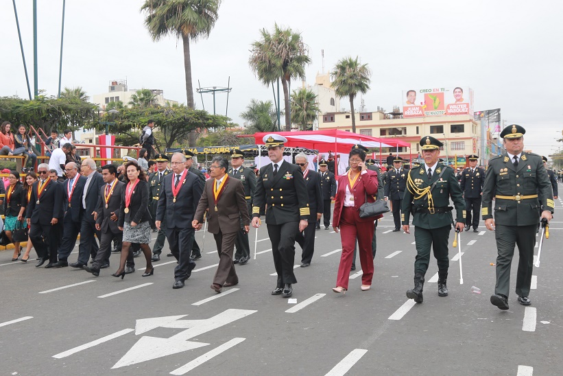 Chimbote: colegios e instituciones demostraron patriotismo en desfile por Fiestas Patrias