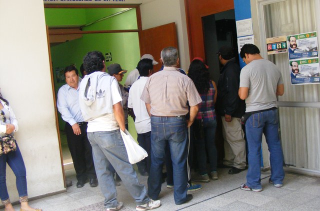 Denuncian que solo personal que apoyó campaña de Gasco sigue laborando en comuna