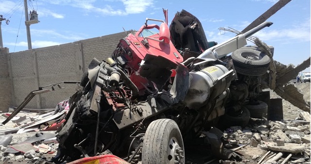 Tráiler chocó contra corralón en Guadalupito y deja herido a conductor
