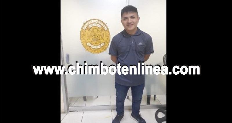Policías atrapan a delincuente que robaba celulares en el semáforo del jirón Tumbes en Chimbote