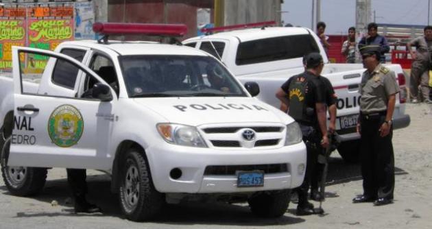 Delincuentes que robaron celular a joven fueron atrapados en mercado de Chimbote