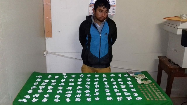 Intervienen a sujeto con 850 ketes de PBC y a su hermano por interferir en labor policial en Nuevo Chimbote