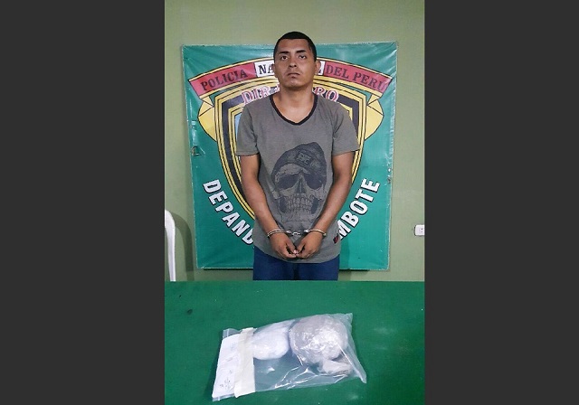 Agentes antidrogas detienen a sujeto con marihuana y PBC en una minivan que iba de Chimbote a Casma