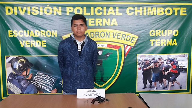 Atrapan a sujeto con un revólver abastecido, que le dieron para un “trabajito” en Nuevo Chimbote