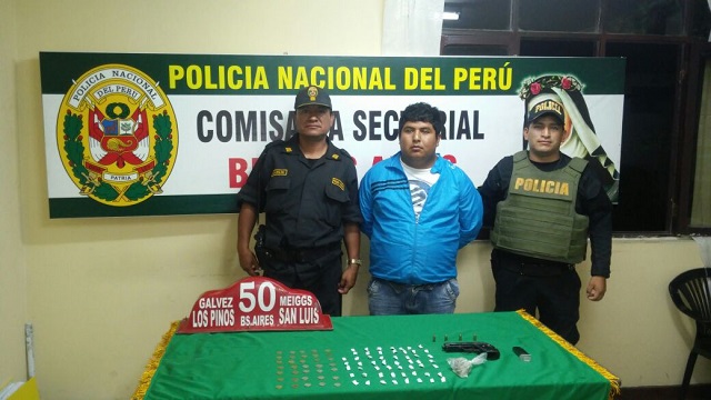 Intervienen a sujeto que llevaba una pistola en su vehículo en Nuevo Chimbote
