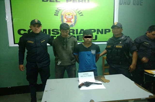Intervienen a sujeto con arma de fuego y a un adolescente en motocar en Chimbote